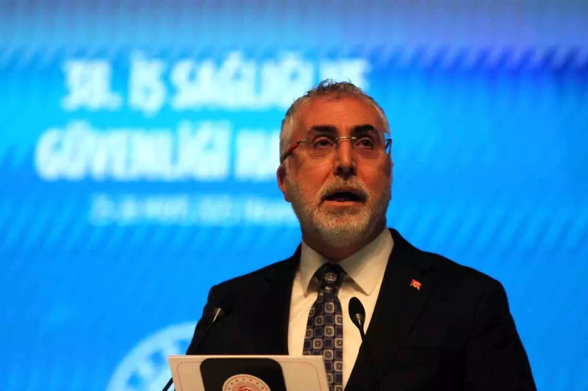 Bakan Işıkhan: 'Tek bir çalışanımızın dahi mesleği sebebiyle hayatını kaybetmediği sağlıklı ve güvenli bir çalışma hayatı temel hedefimizdir'