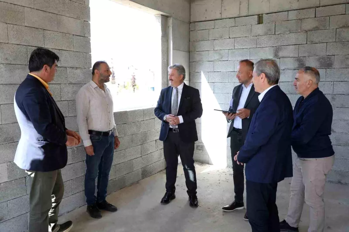 Kayseri'de Çevre Dostu Bahçeli Ev Projesi Hızla İlerliyor