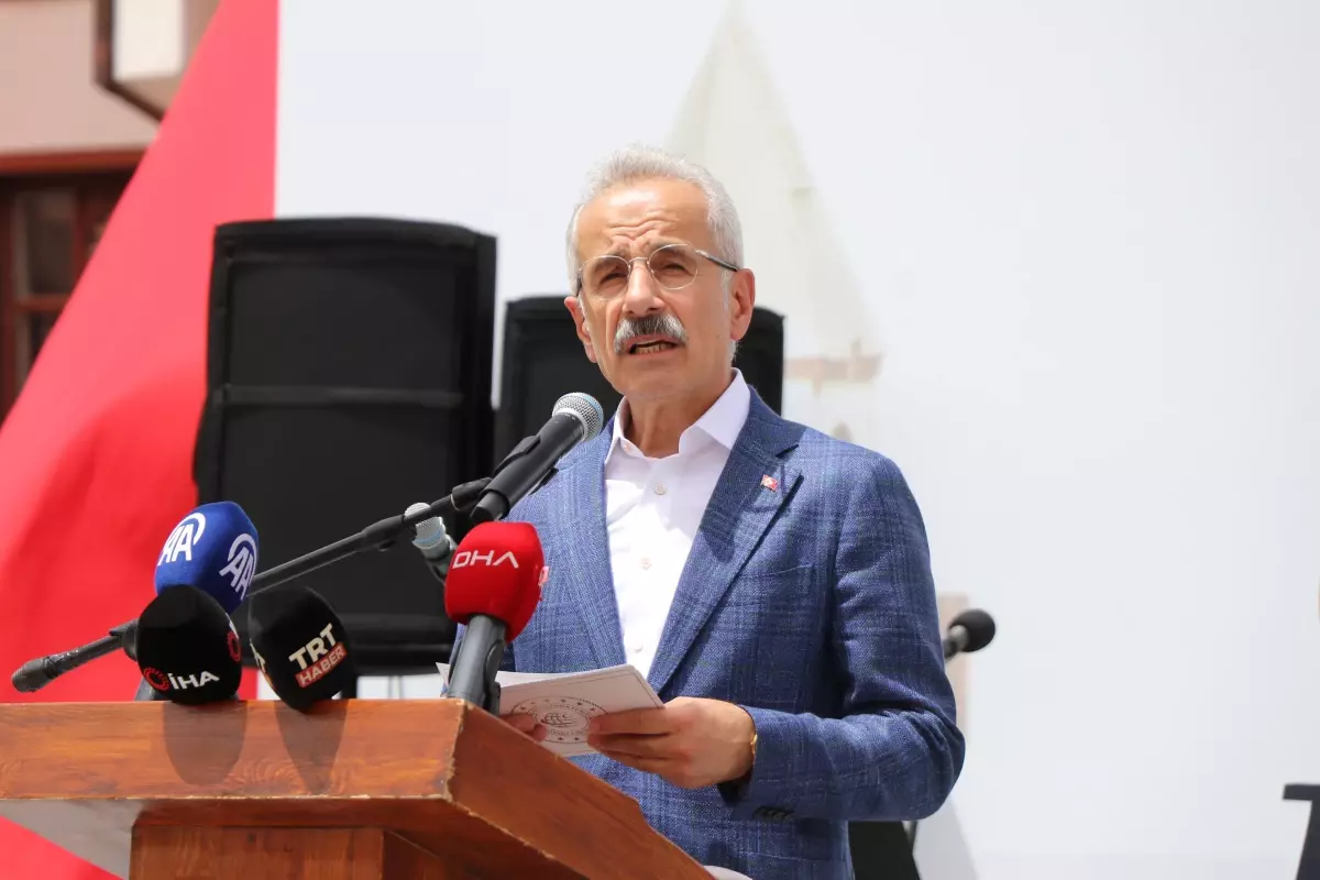 Bakan Uraloğlu'ndan Orta Anadolu Otoyolu Müjdesi