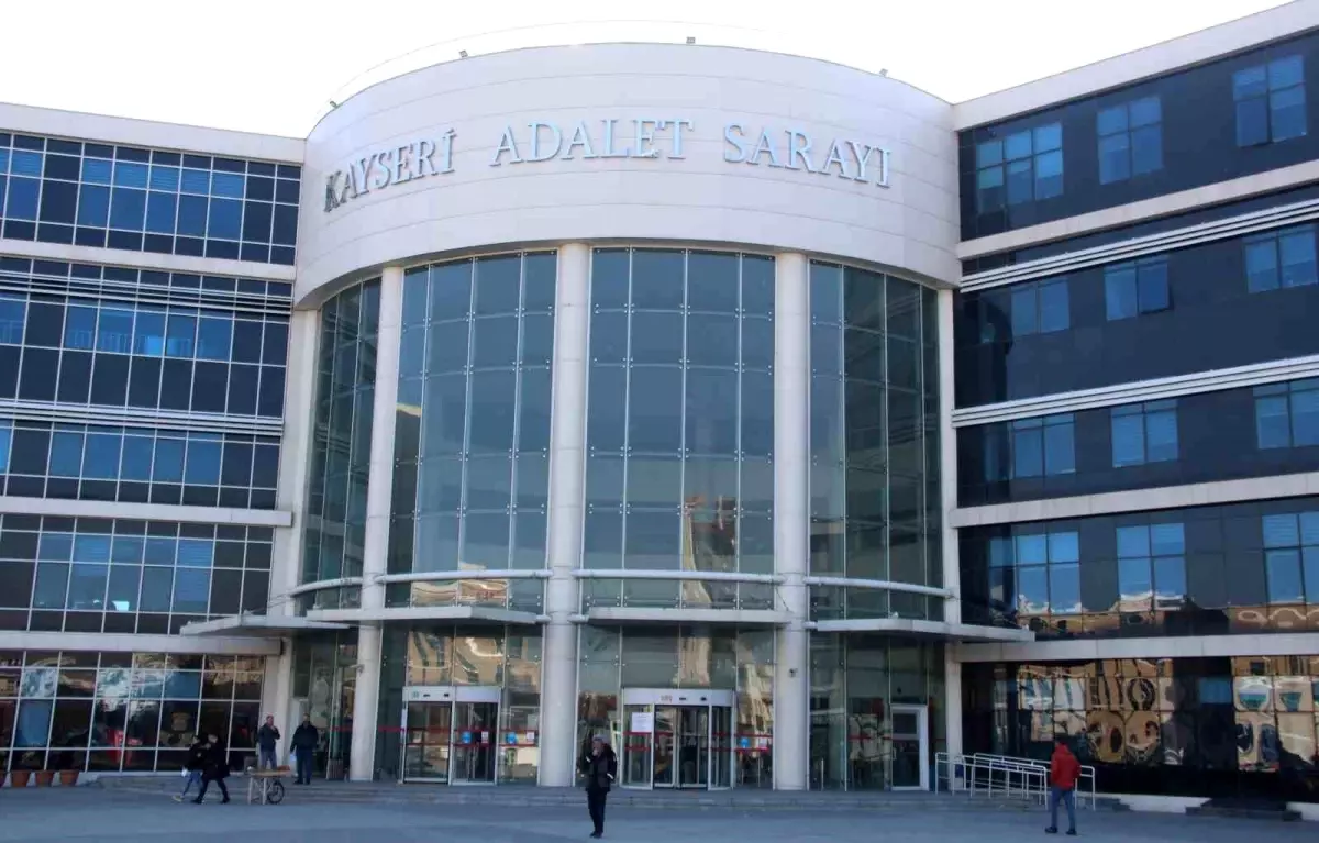 Ayrıldığı Eşine Saldıran Sanık Tekrar Mahkemede