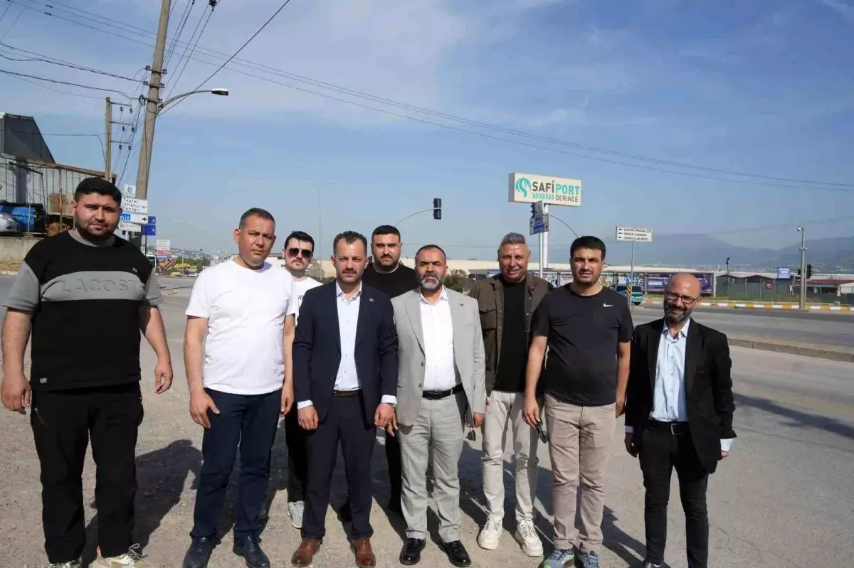 Derince'de Tır Trafiği Esnafı Zora Sokuyor