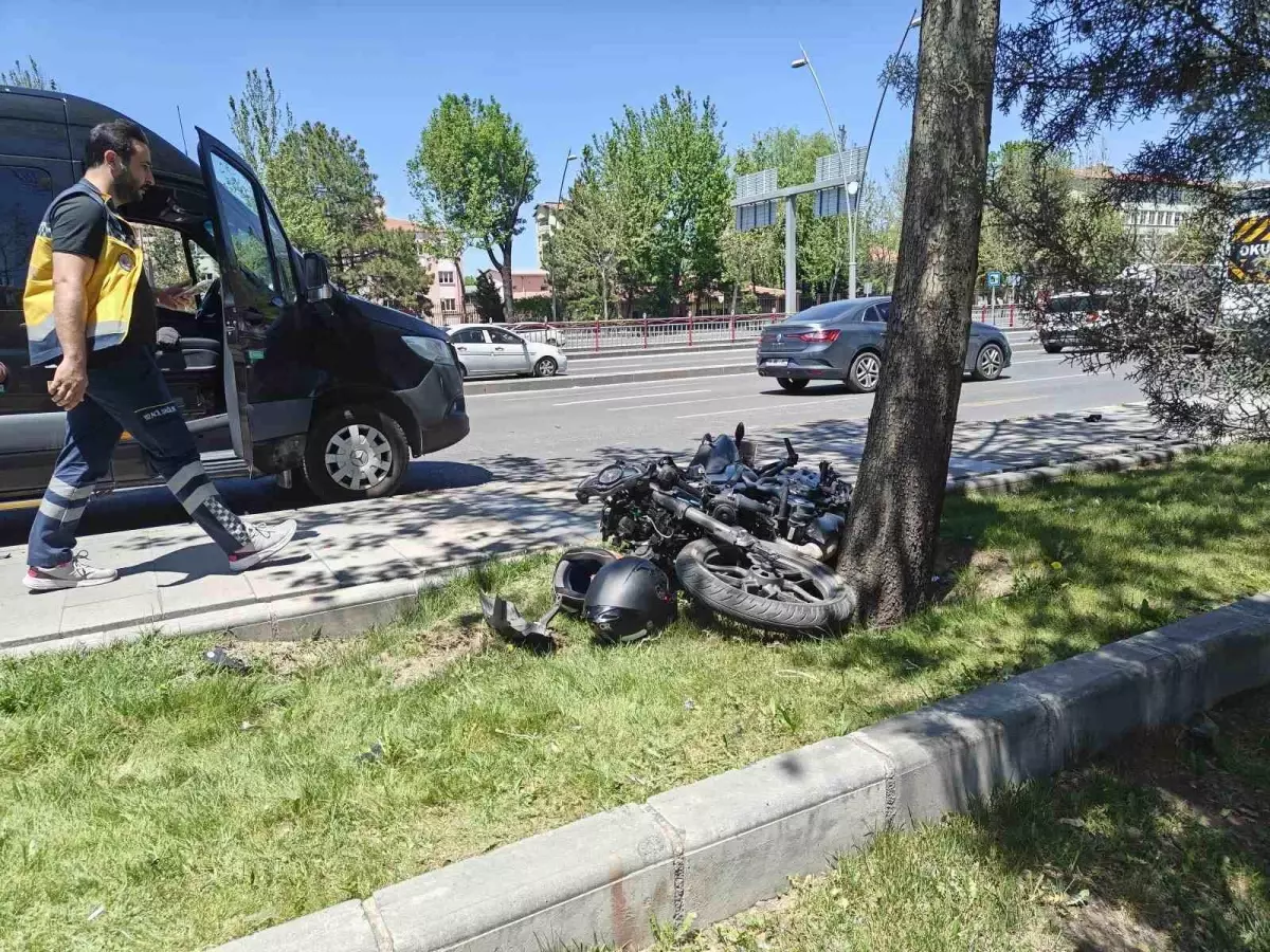 Kayseri'de Motosiklet Kazası: 2 Yaralı