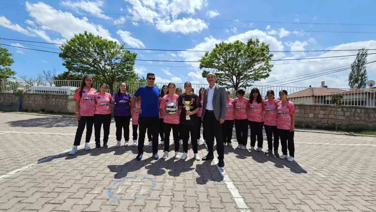 Kayseri Kız Futbol Takımı'nın Başarısı