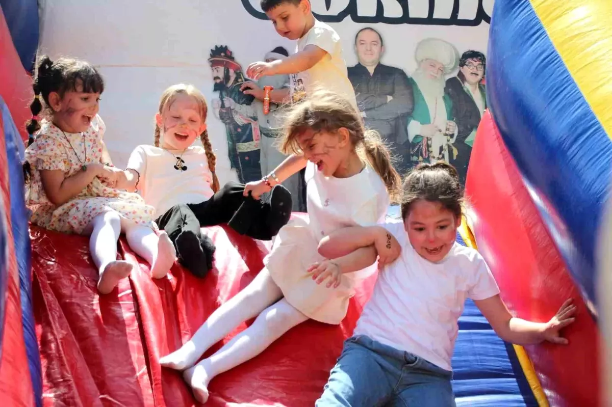 Akyazı'da 4-6 Yaş Kur'an Kursu Öğrencileri İçin Mezuniyet Şenliği Düzenlendi