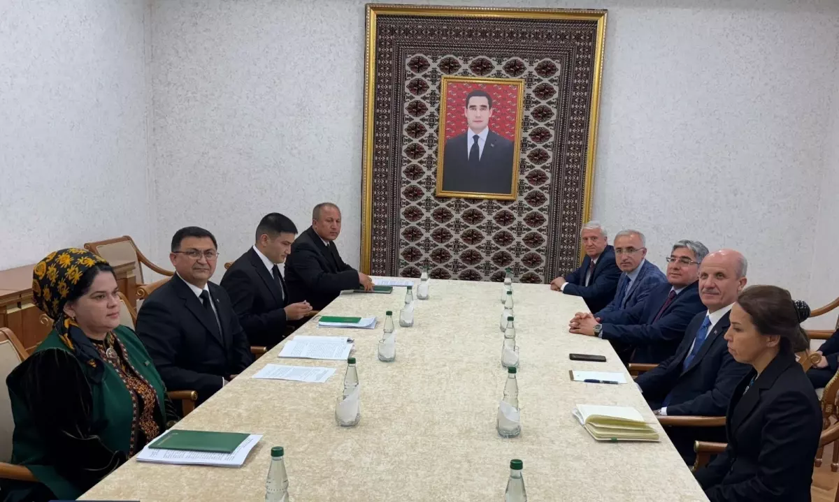 YÖK Başkanı Türkmenistan'da