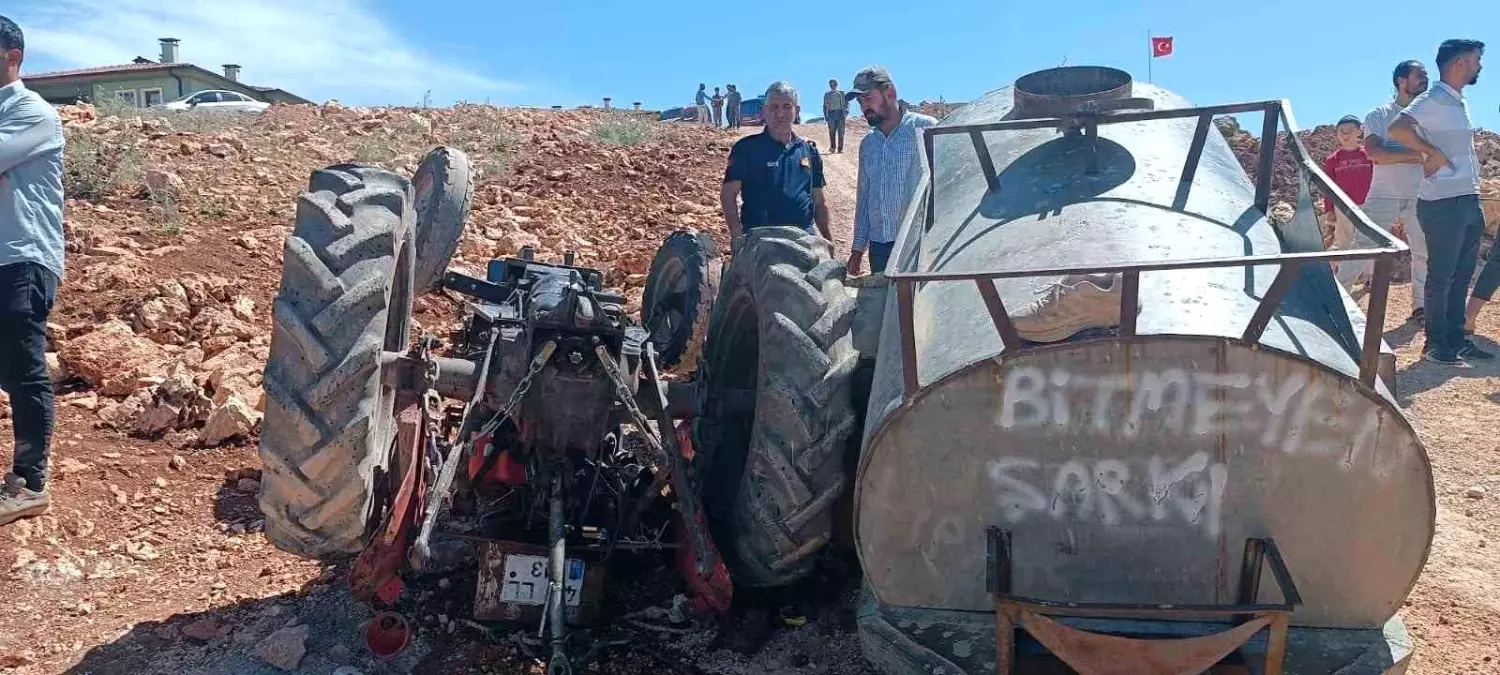 Kahta'da Traktör Devrildi, Sürücü Ağır Yaralı