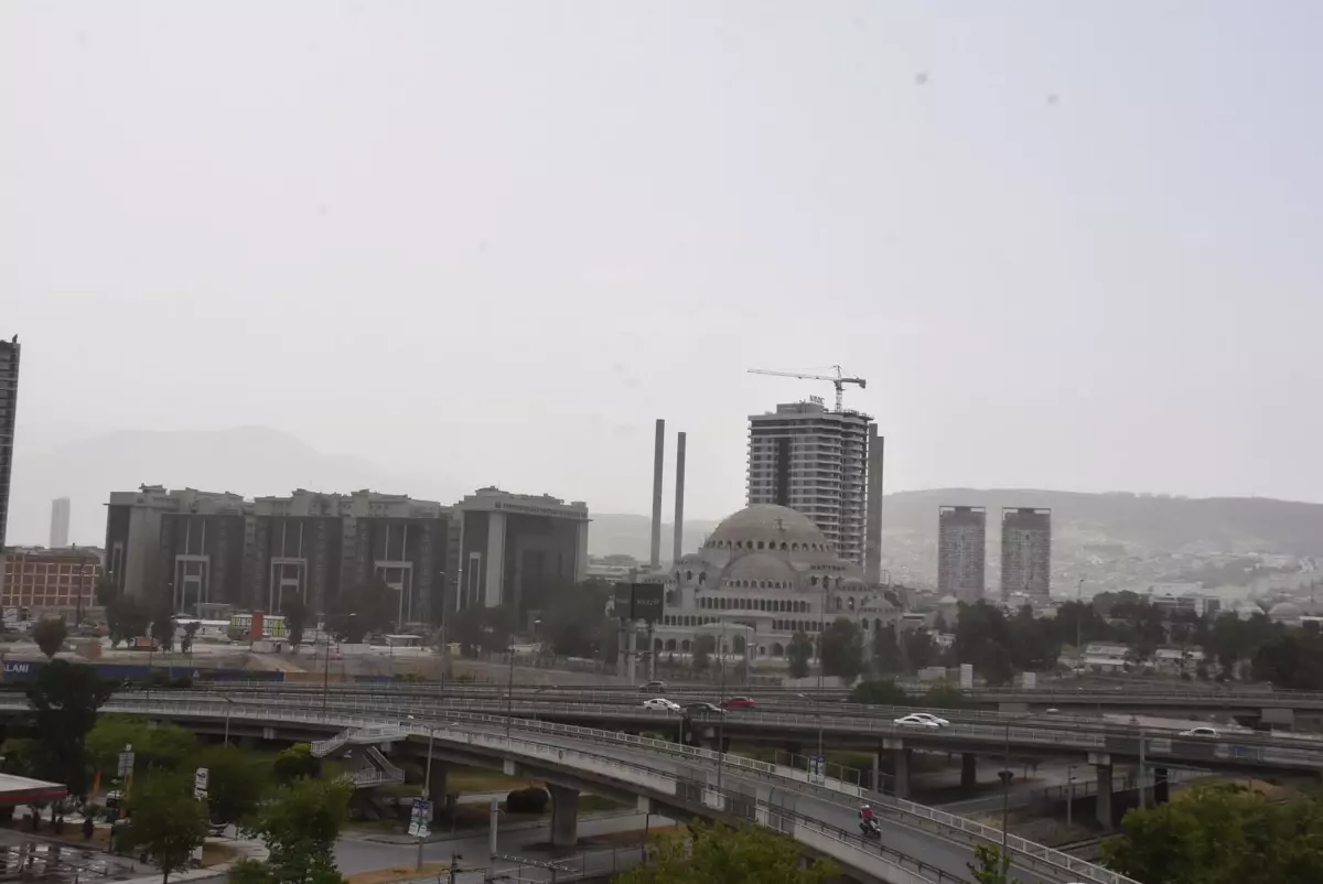 İzmir'de Toz Taşınımı ve Hava Kalitesi Düşüyor