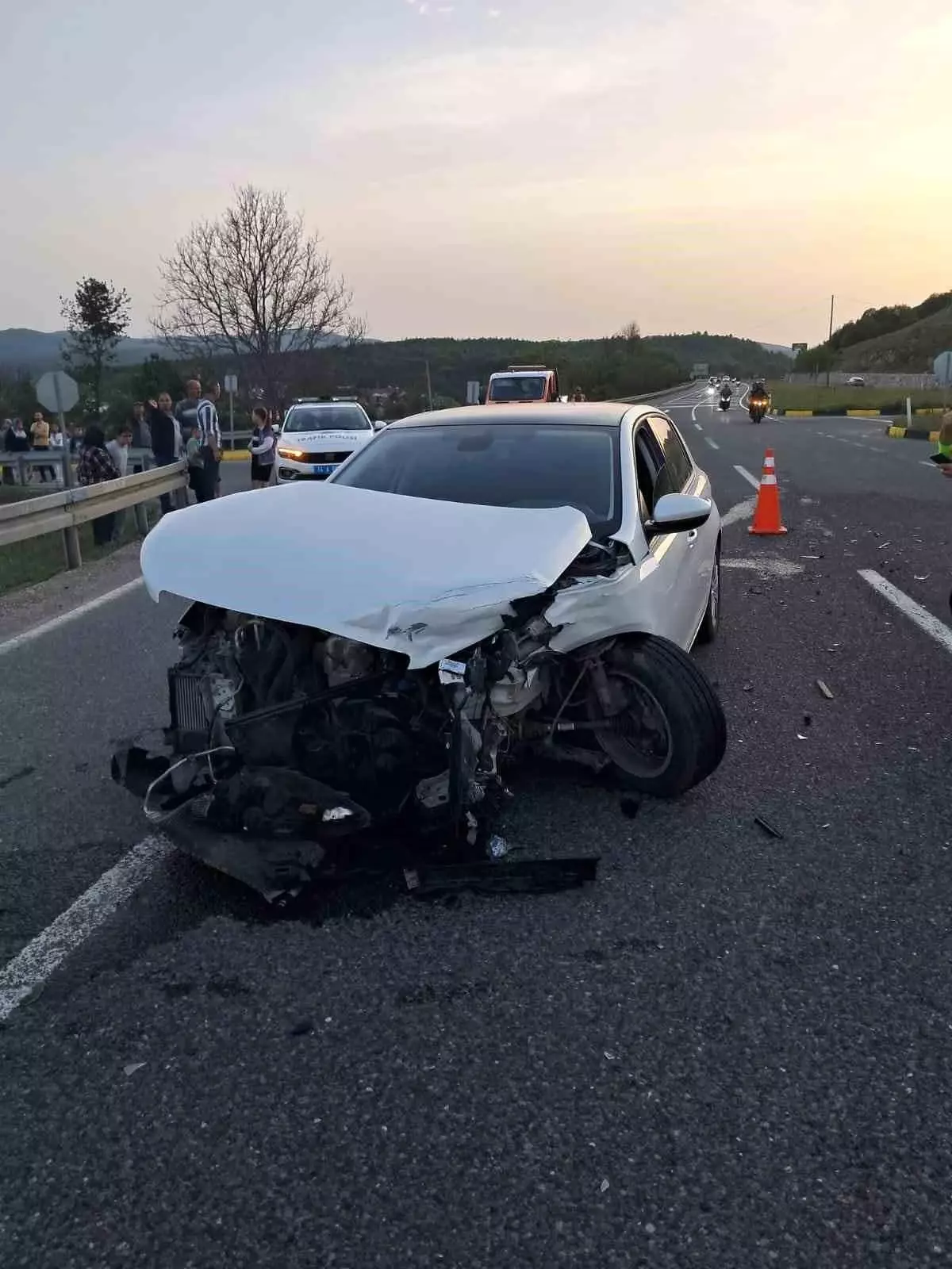 Bolu'da Otomobil Çarpışması: 2 Yaralı