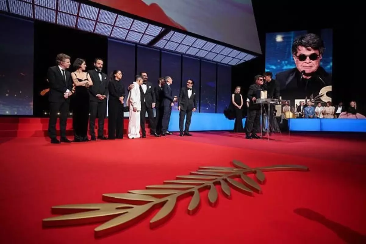 Cannes'da Altın Palmiye Panahi'nin!