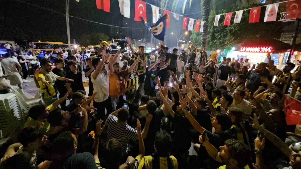 Fenerbahçe Beko Şampiyonluğunu Adana'da Kutladı