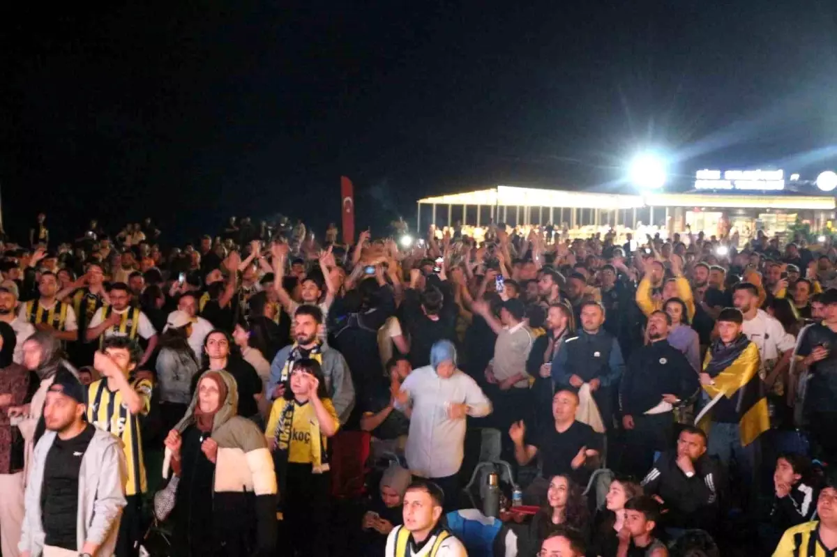 Fenerbahçe'nin Euroleague Şampiyonluğu Rize'de Coşkuyla Kutlandı