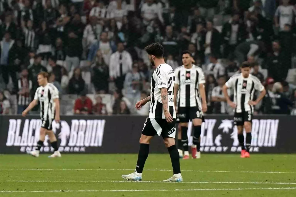 Beşiktaş, Rizespor'a 2-1 Kaybetti