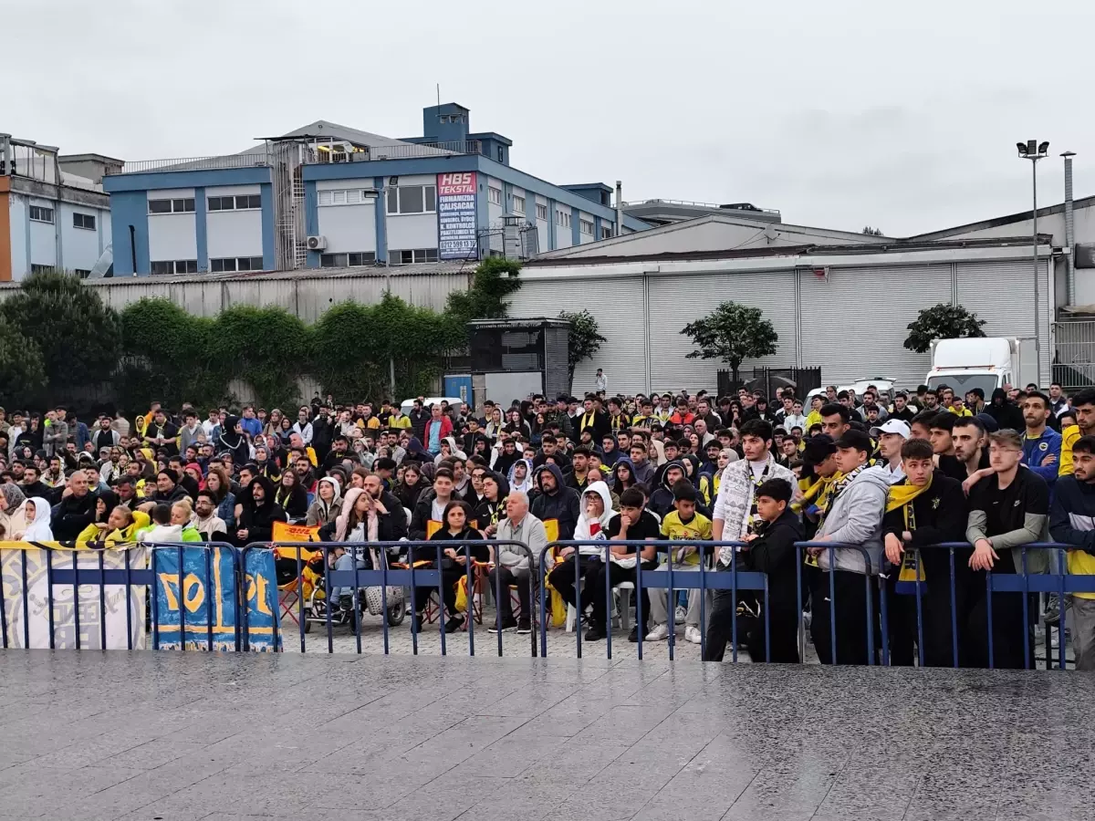 Fenerbahçe Beko Finali Açık Havada İzledi