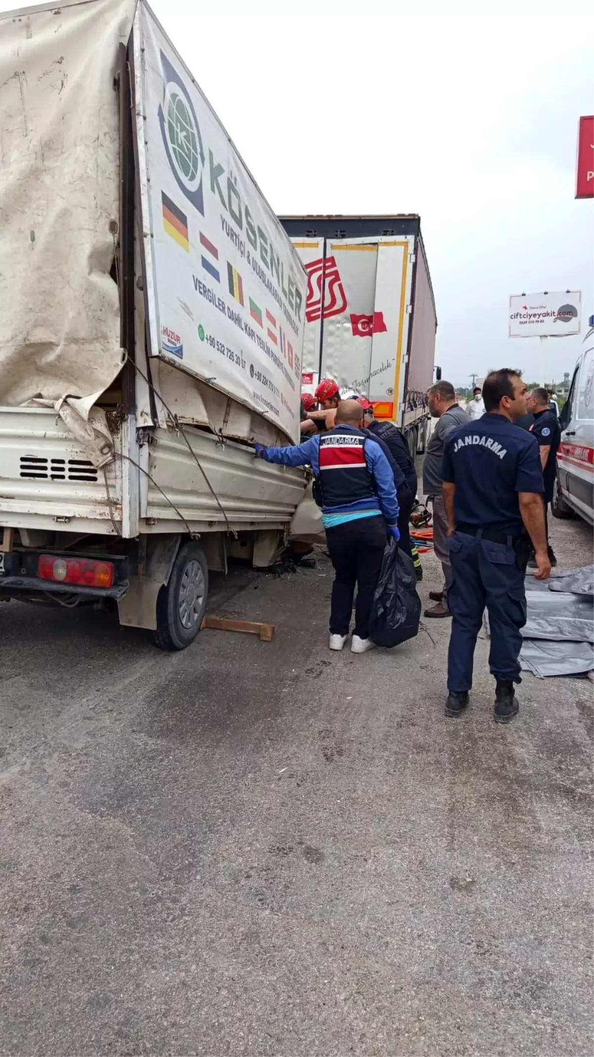 Karacabey'de Trafik Kazası: 2 Ölü