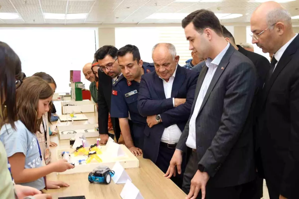 Yahyalı'da Robotik Kodlama ve Teknoloji Zirvesi Düzenlendi