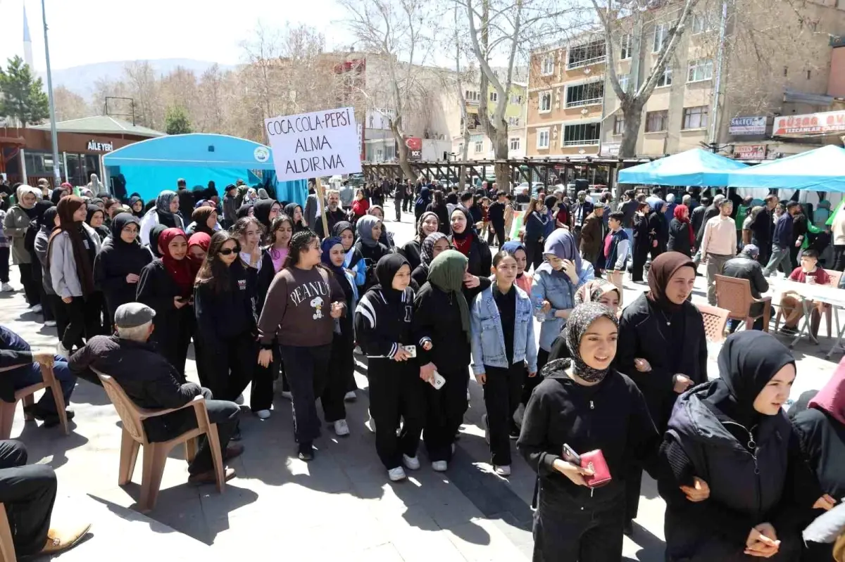 Gazze İçin Şefkat Eli: Yahyalı'da Yardım Panayırı Düzenlendi