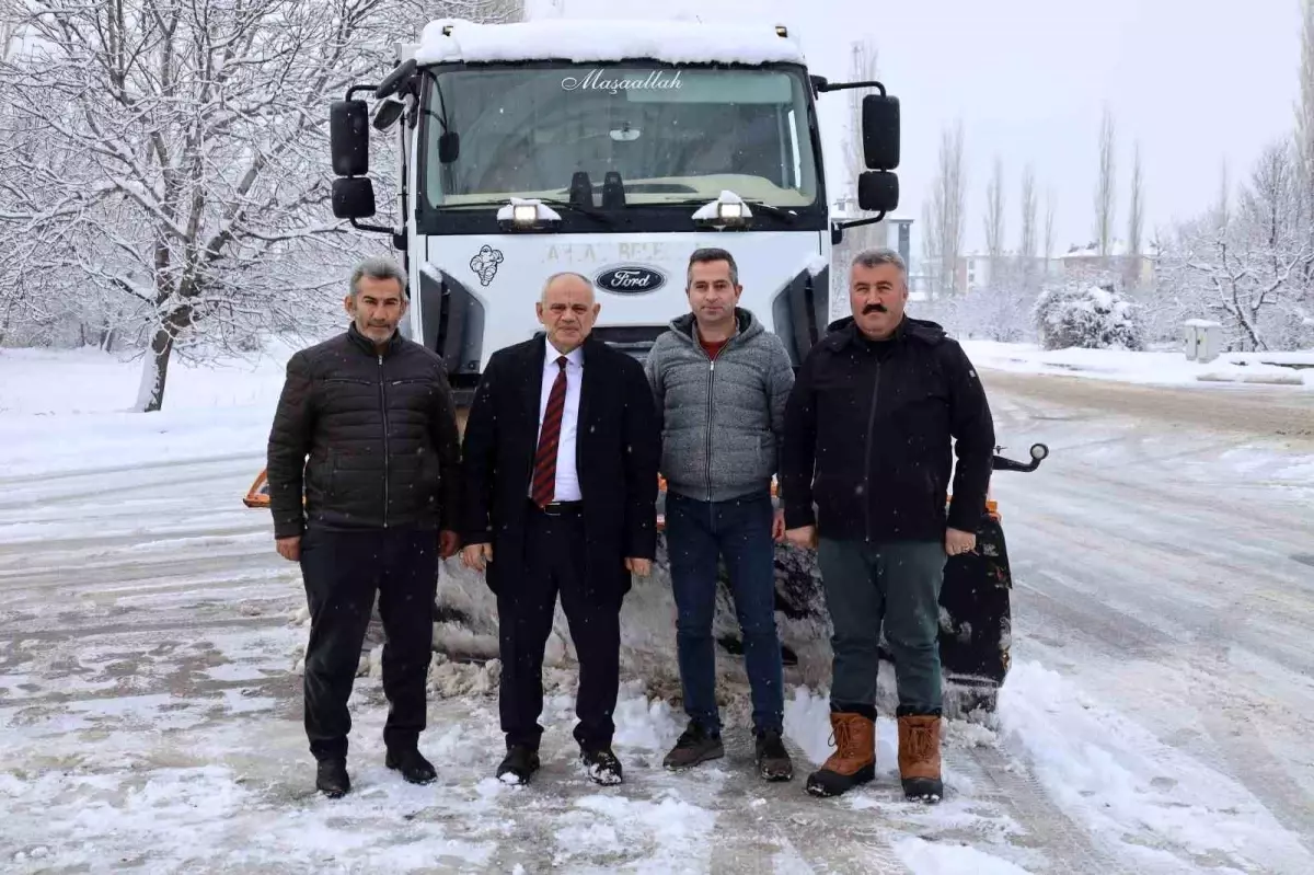Yahyalı'da Karla Mücadele: Belediye Başkanı İş Başında