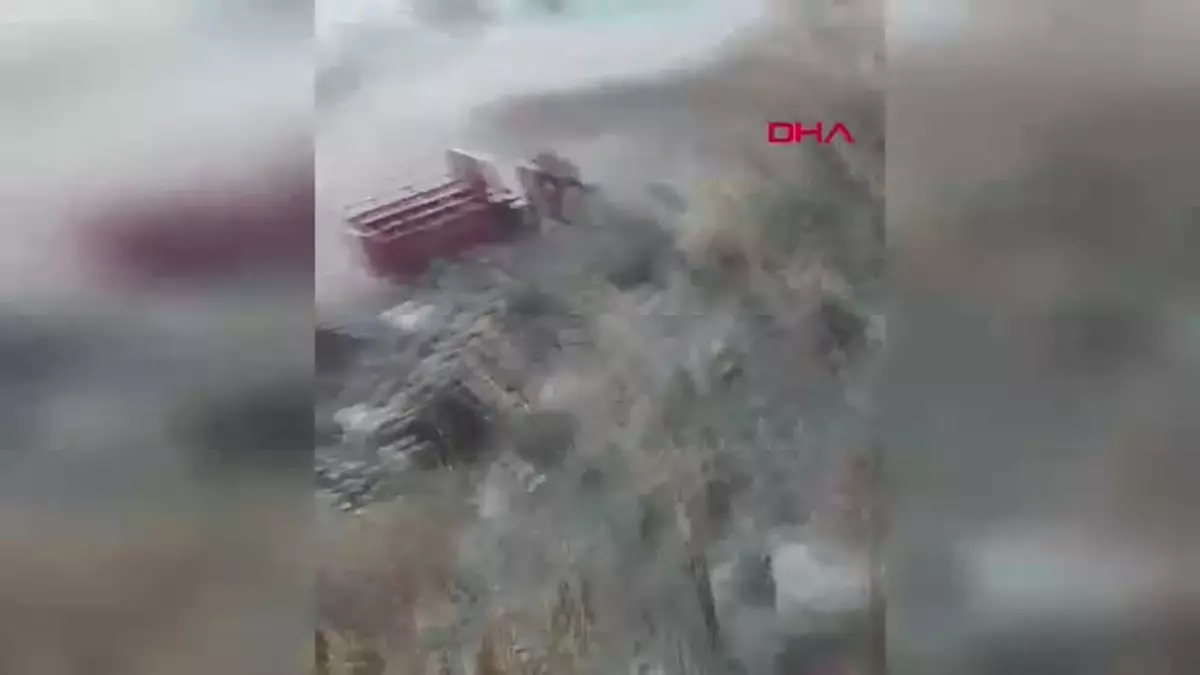 Yahyalı'da Yangın: İki Katlı Bina Kullanılamaz Hale Geldi