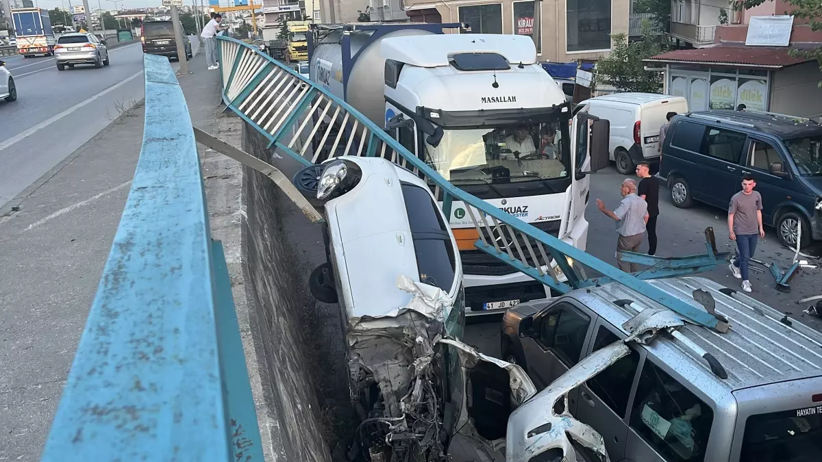 Kontrolden Çıkan Araç 3 Metreden Düştü