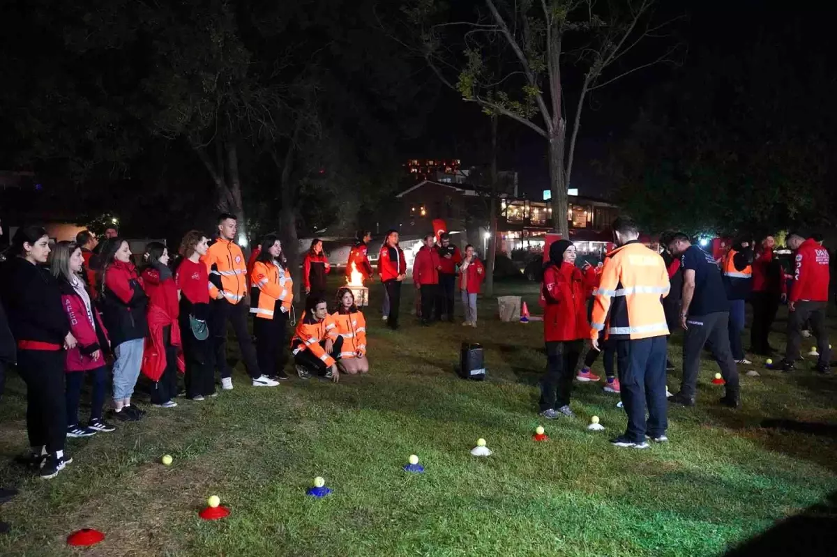 Eskişehir'de Arama Kurtarma Ekipleri Sosyal Etkileşim Kampı Düzenlendi