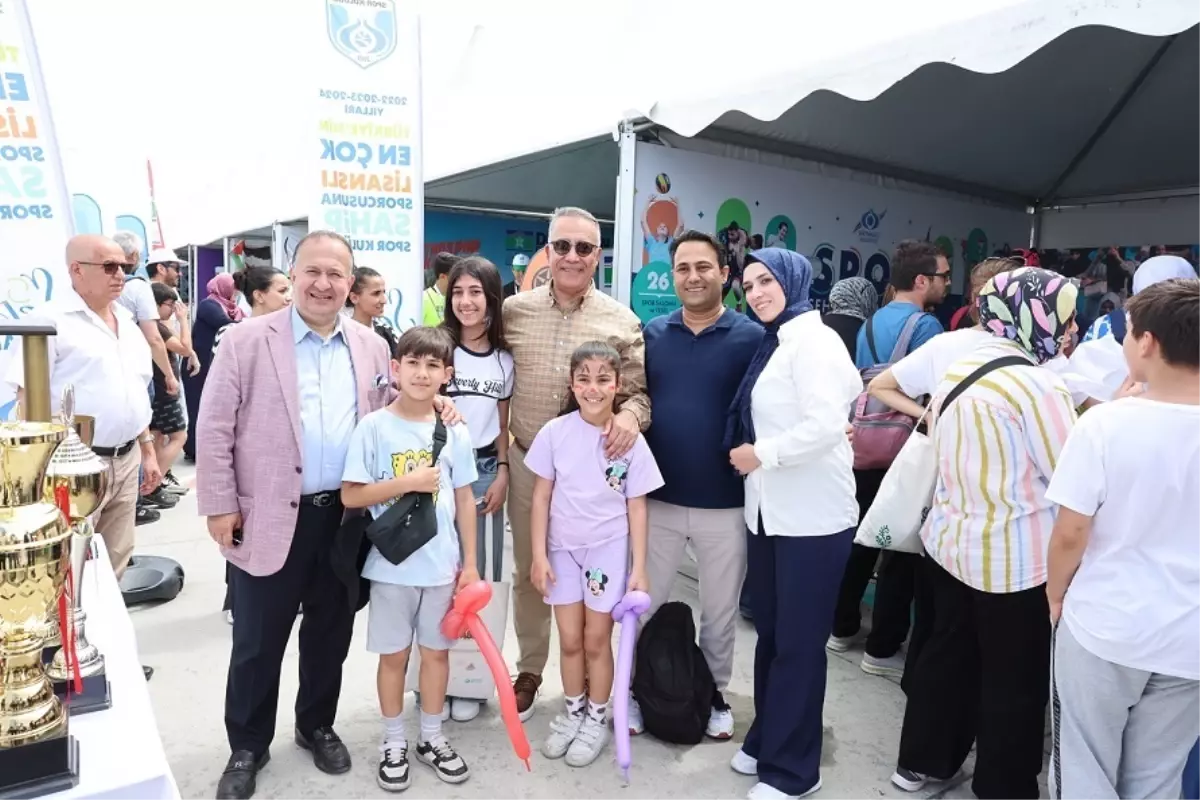 Sultangazi Belediye Başkanı Dursun, Etnospor Kültür Festivali'ni ziyaret etti
