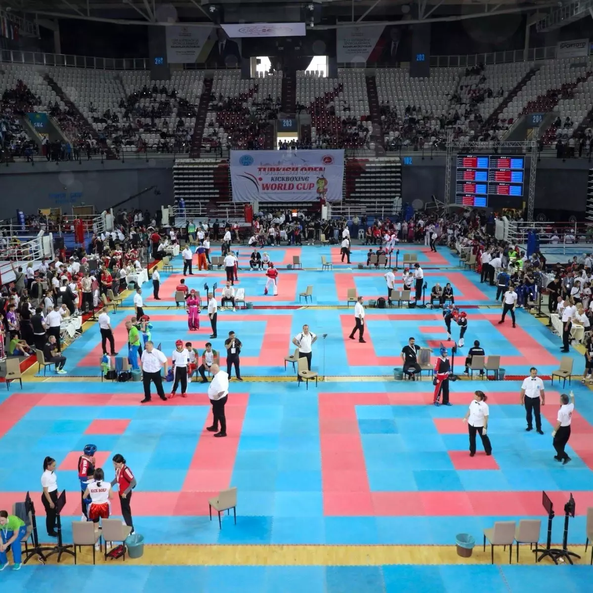 Elazığlı Sporcular WAKO Kupası'nda Başarılar Elde Etti
