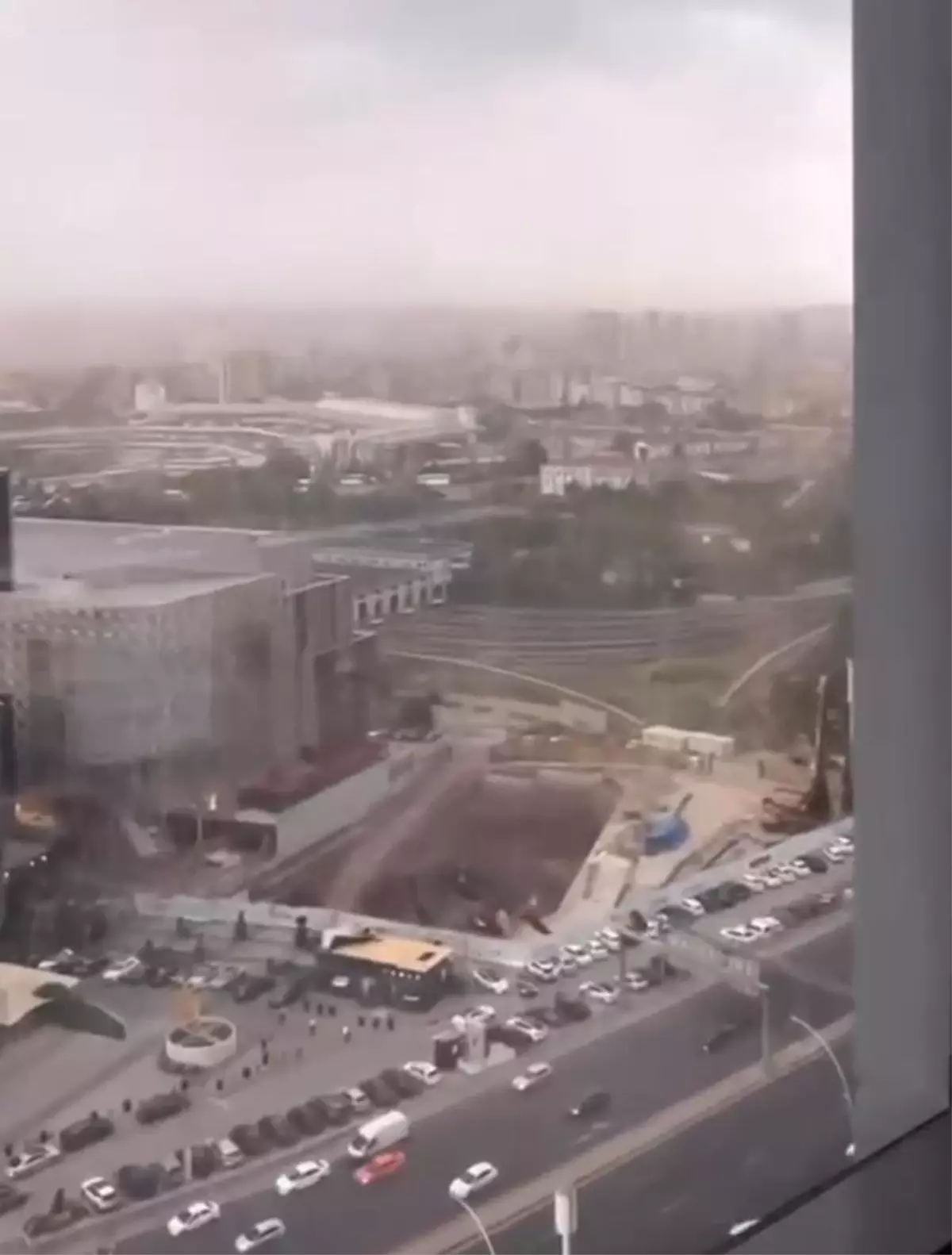 Ankara'da Sağanak ve Yıldırım Yangını