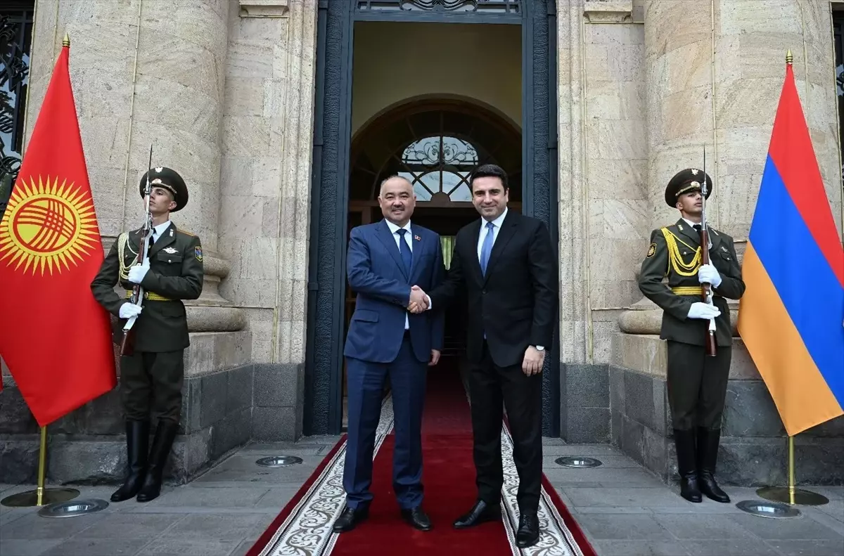 Kırgızistan, Azerbaycan-Ermenistan Barışına Davet Ediyor