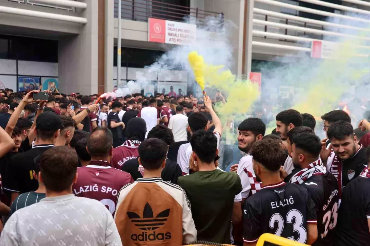 Elazığspor - Vanspor Maçı Başlıyor