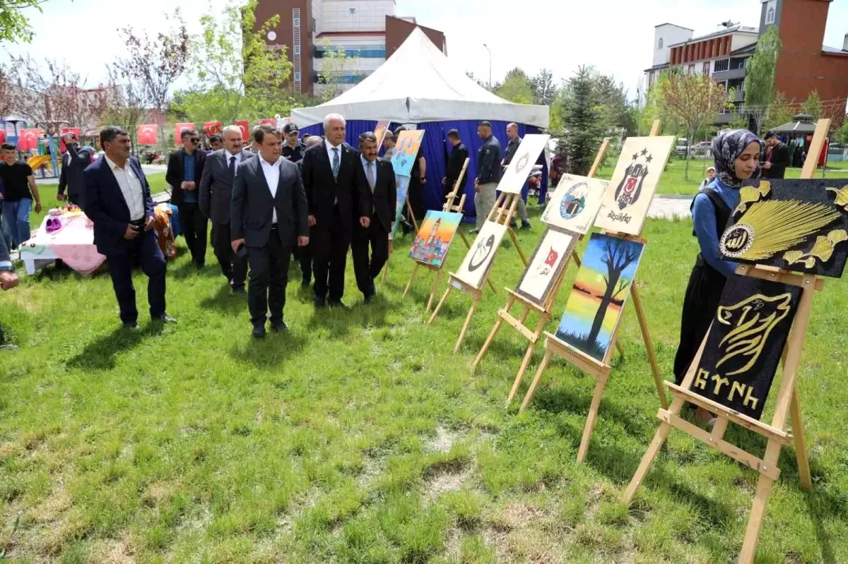 Eleşkirt'te Hayat Boyu Öğrenme Şenliği Düzenlendi