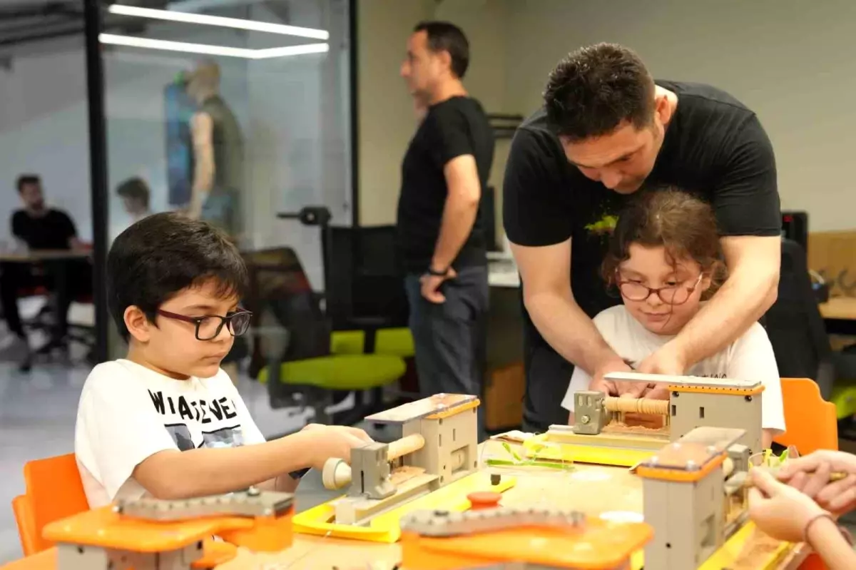 Kartal'da Maker Faire Mini Panayırı'nın Başarılı Geçişi