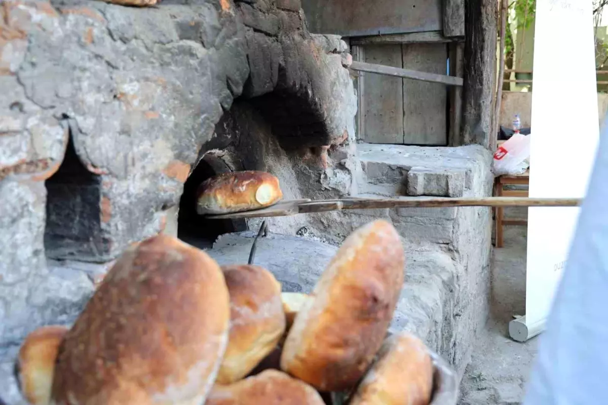 Yöresel Ekmek Yapım Etkinliği Düzenlendi