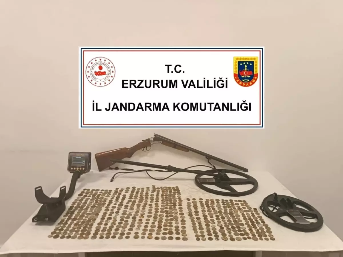 Tarihi Sikkeler Operasyonda Ele Geçirildi