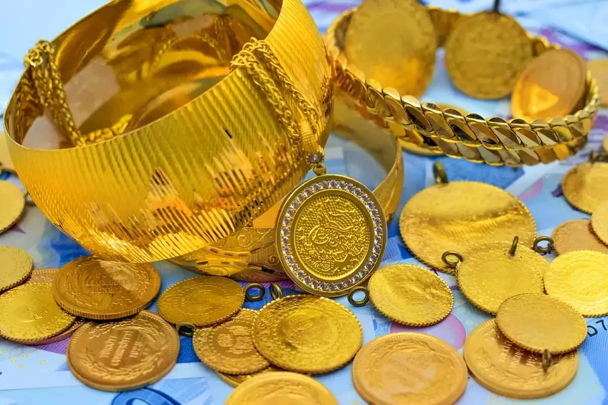 Amerikalı ünlü banka altın için tahminini değiştirdi! Rekor için tarih verdiler