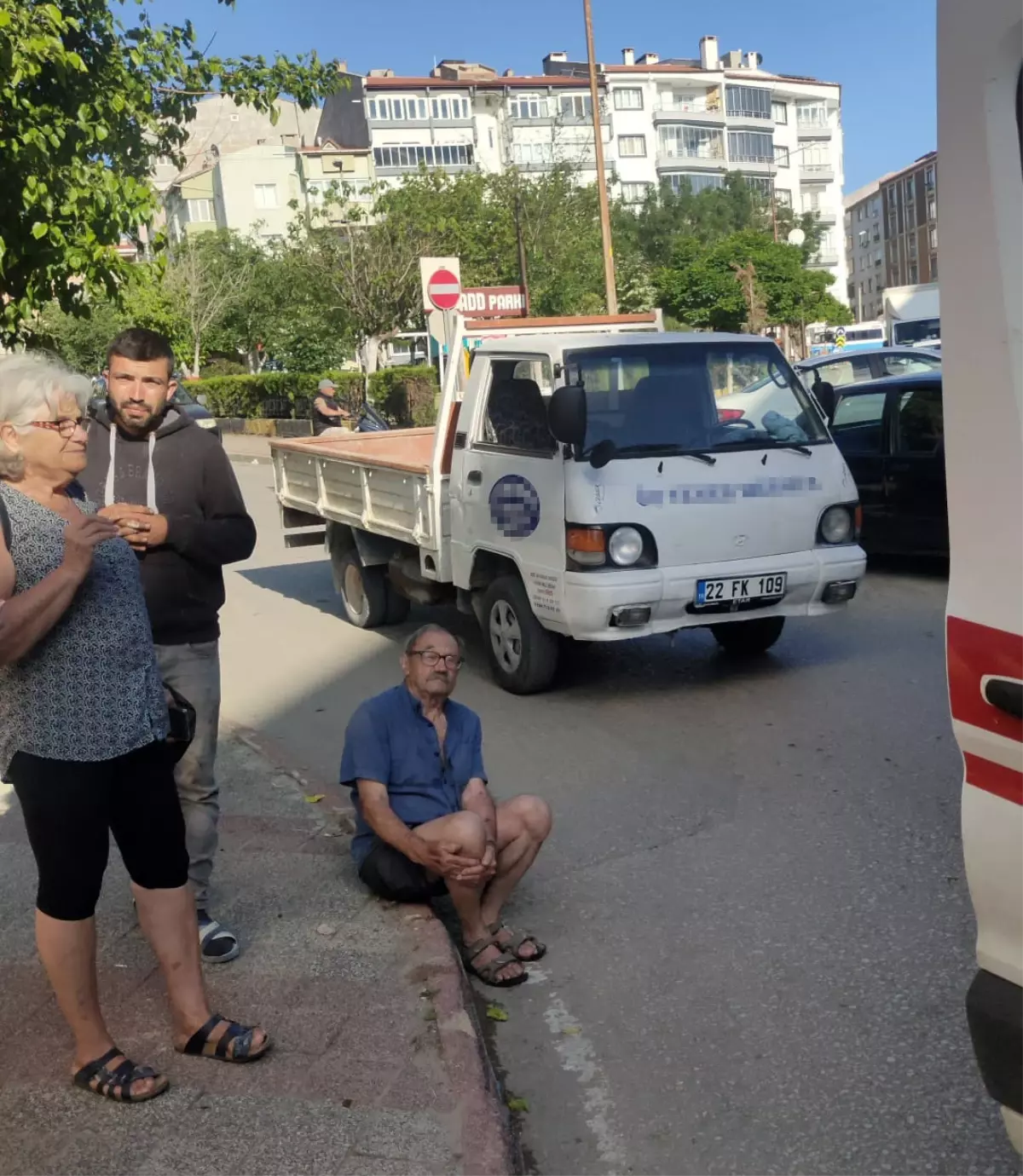 Keşan'da Fransa vatandaşı kamyonetle çarpıştı