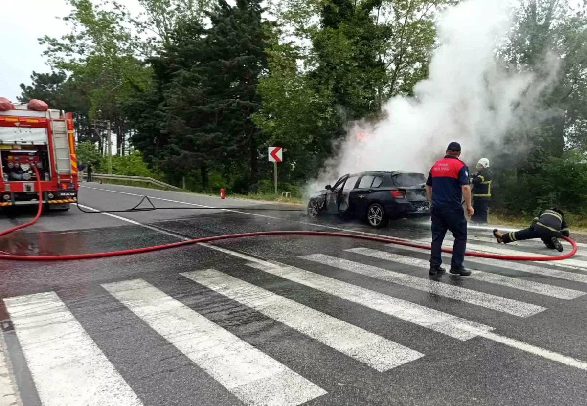 Ünye'de Seyir Halindeki Otomobilde Yangın: Araç Kullanılamaz Hale Geldi