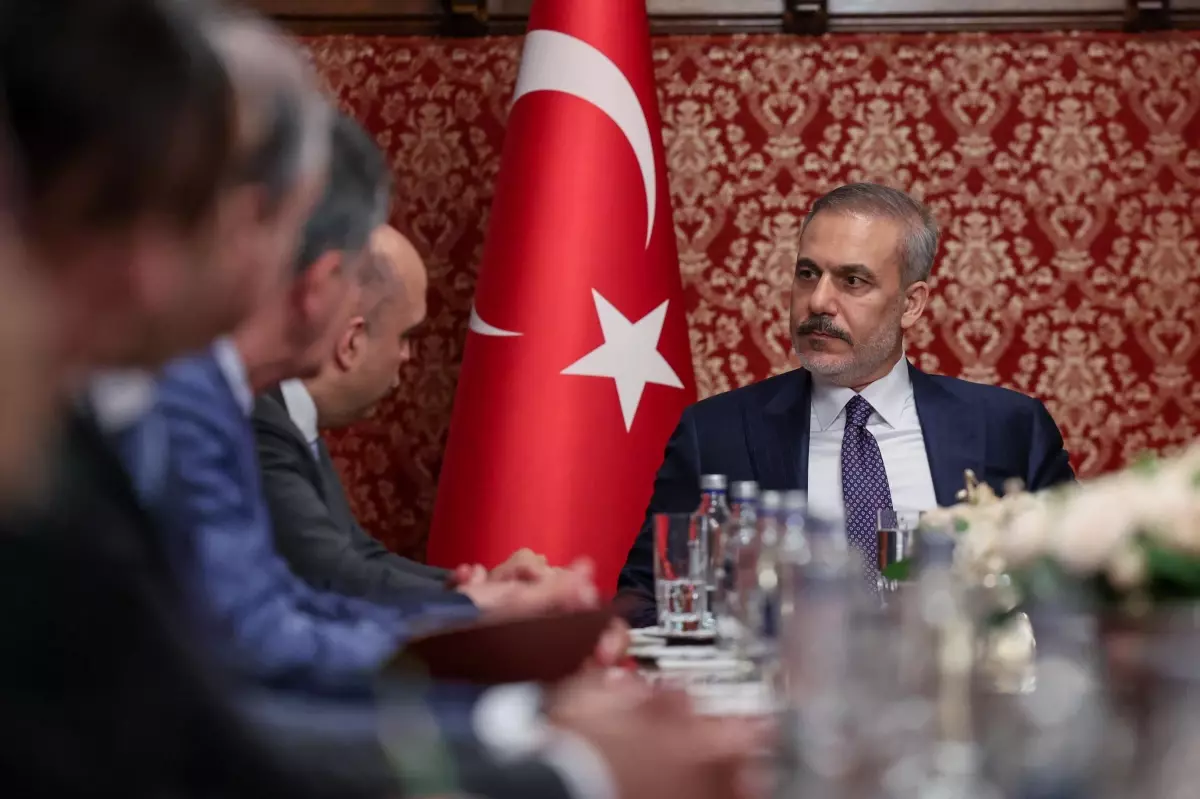 Fidan, Moskova'da İş İnsanları ile Bir Araya Geldi