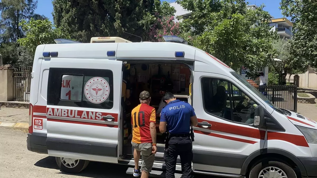Aydın'da Aydınlatma Direği Devrildi