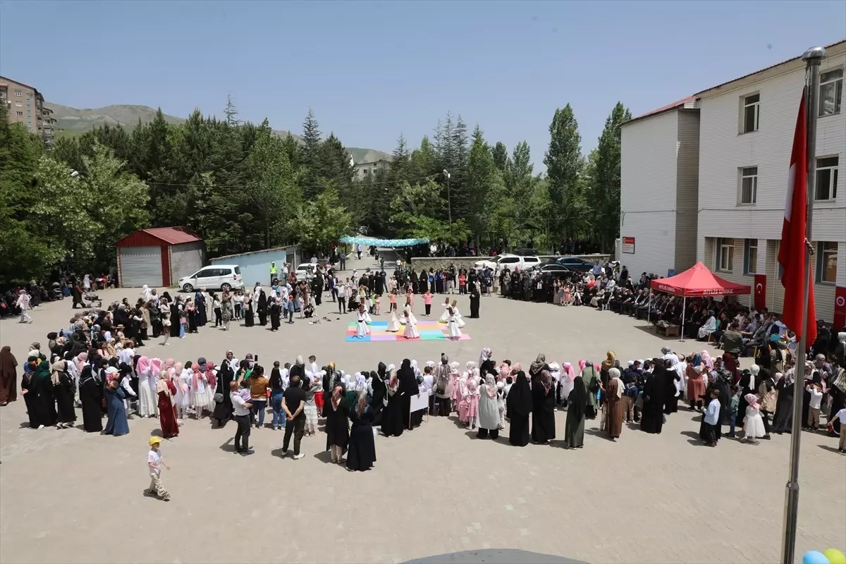 Bitlis'te 4-6 yaş grubu Kur'an kursu öğrencileri için yılsonu etkinliği yapıldı