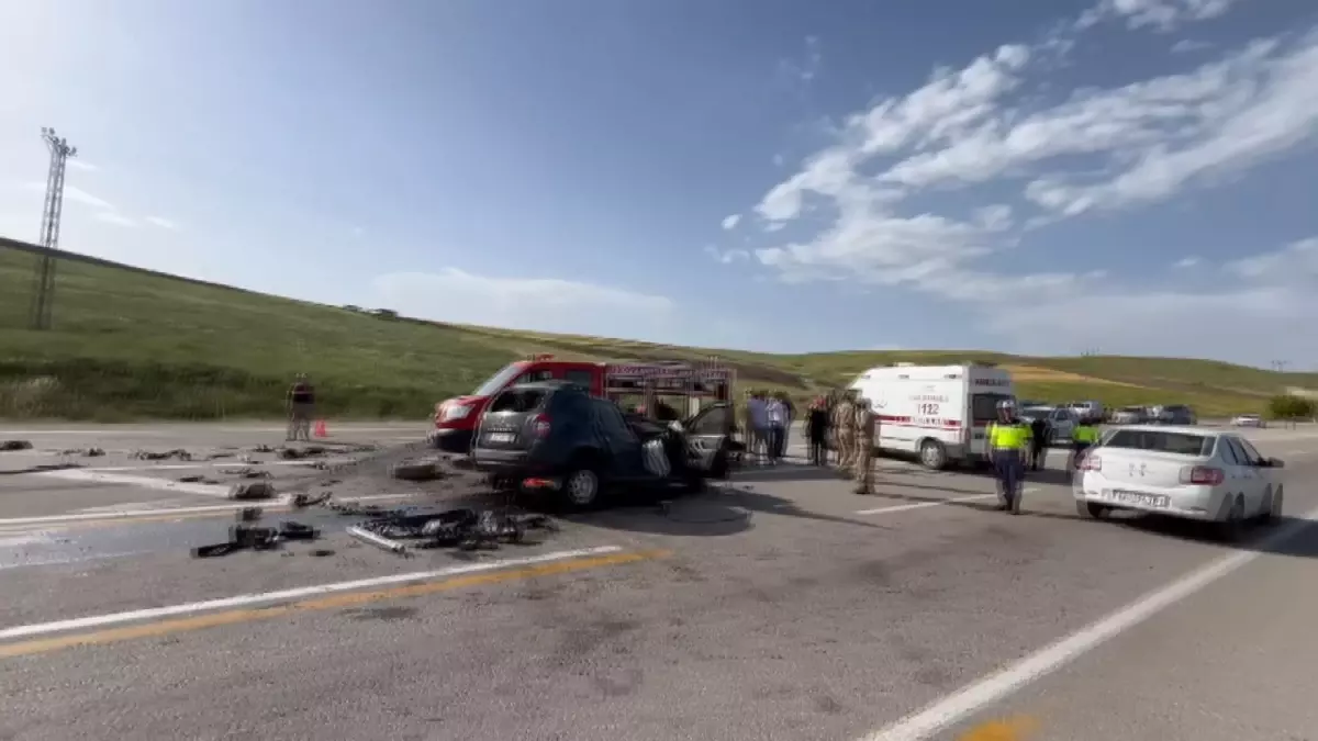 Elazığ'da Trafik Kazası: 1 Ölü, 2 Yaralı