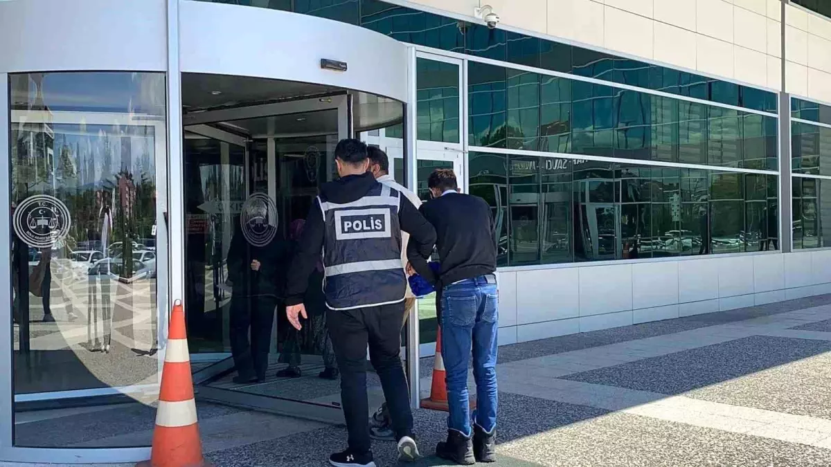 Bolu'da Motosiklet Hırsızları Tutuklandı