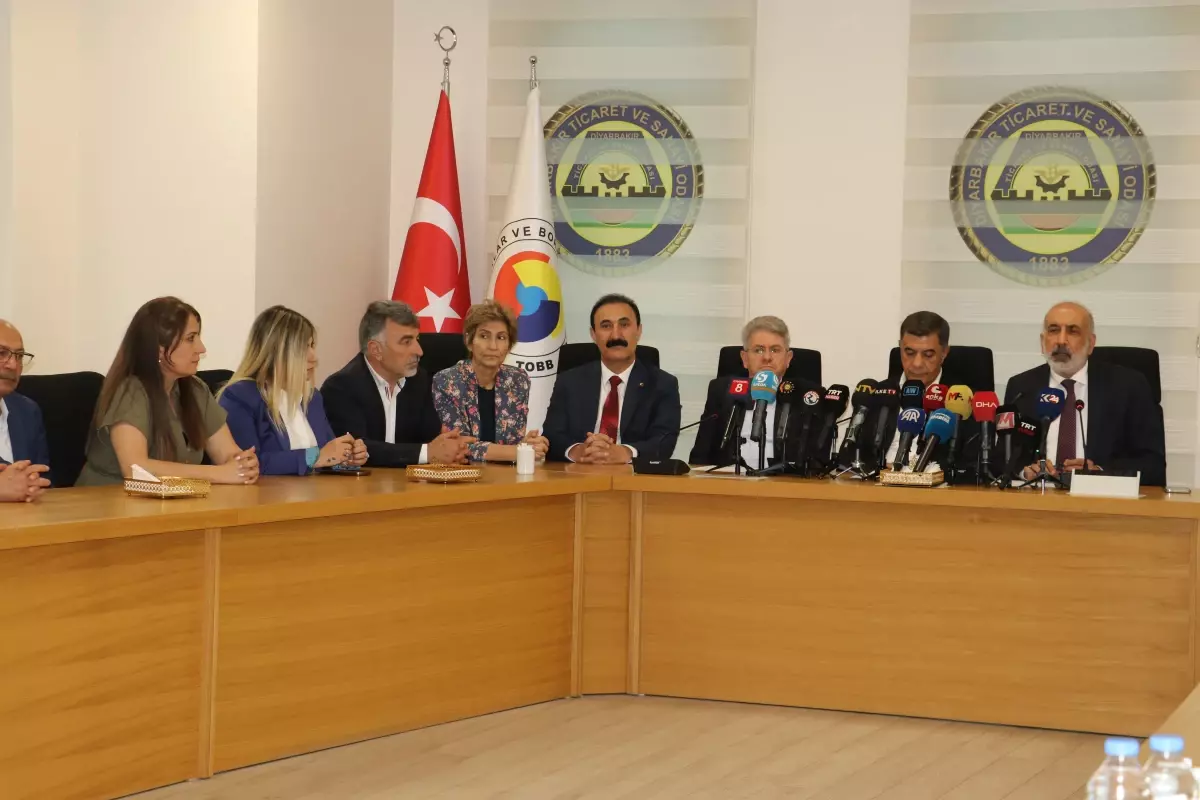 Diyarbakır'dan PKK'ya Silah Bırakması Çağrısı