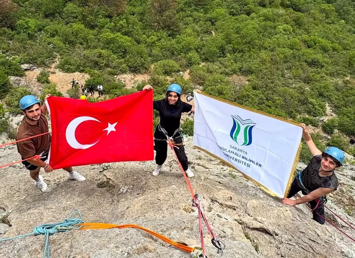 Kaya Tırmanışı Şenliği Geyve'de Düzenlendi