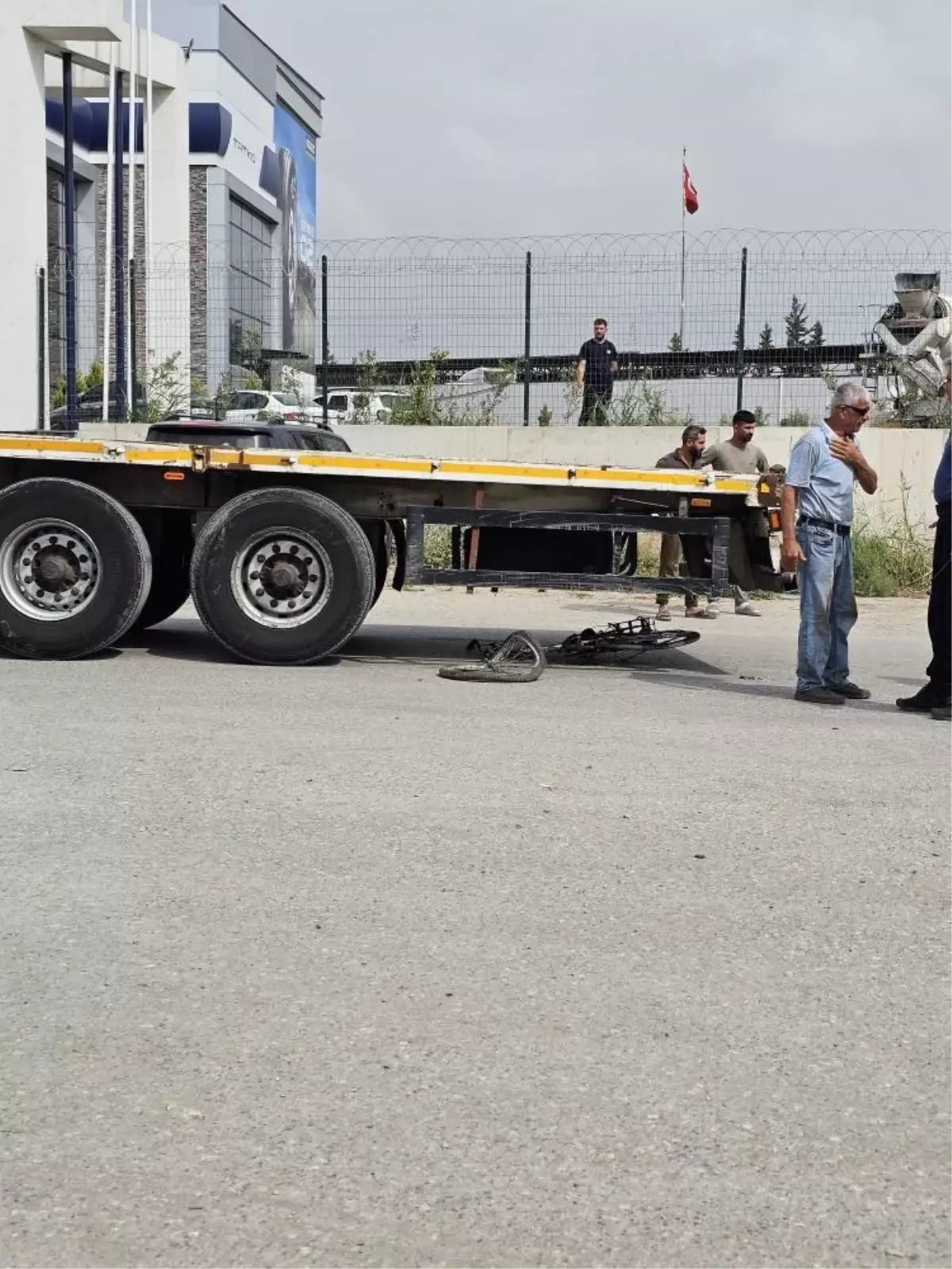 Mersin'de TIR Kazası: 16 Yaşındaki Öğrenci Öldü