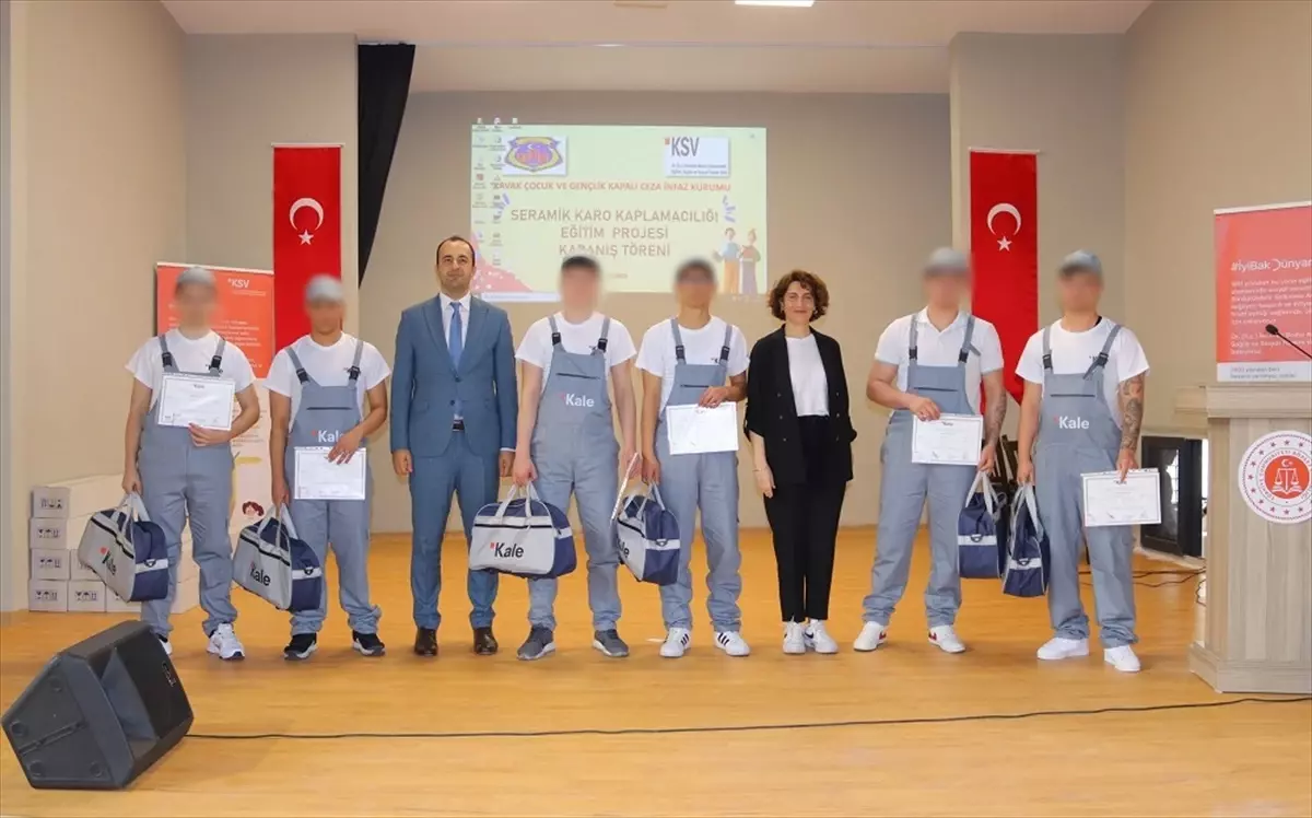 Seramik Kursunu Tamlayan Çocuklara Sertifika