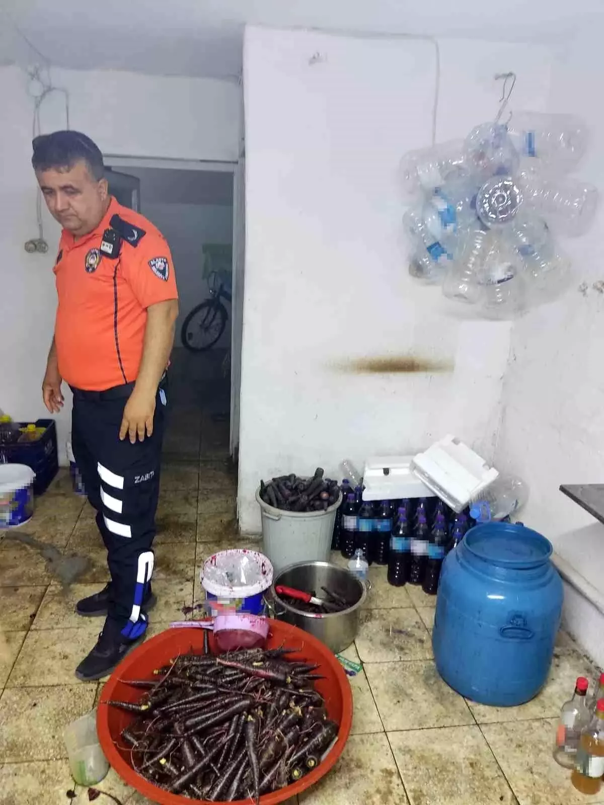Alanya'da Ruhsatsız Şalgam İmalathanesi Mühürlendi
