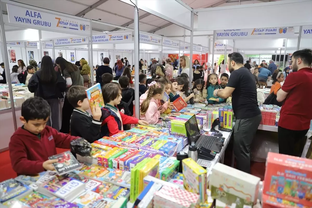 Çarşamba'da 70 Bin Kişi Kitap Fuarını Ziyaret Etti