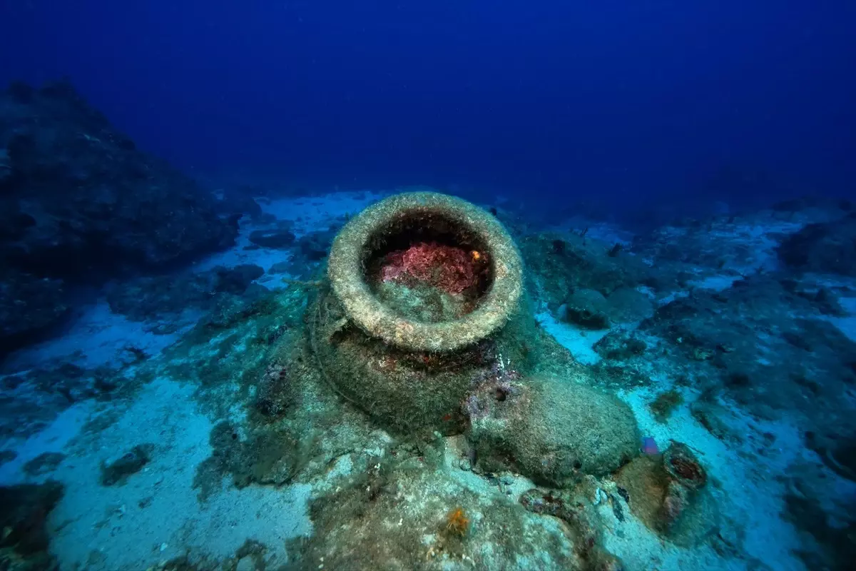 Kaş'ta Antik Gemi Batığı Keşfedildi