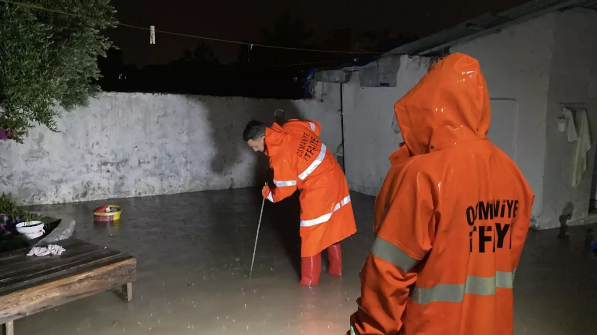 Osmaniye'de Sağanak Yağış Su Baskınlarına Neden Oldu