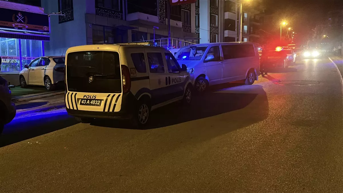 Sevgilisinden ayrılan alkollü kadın, annesini bıçakla rehin aldı